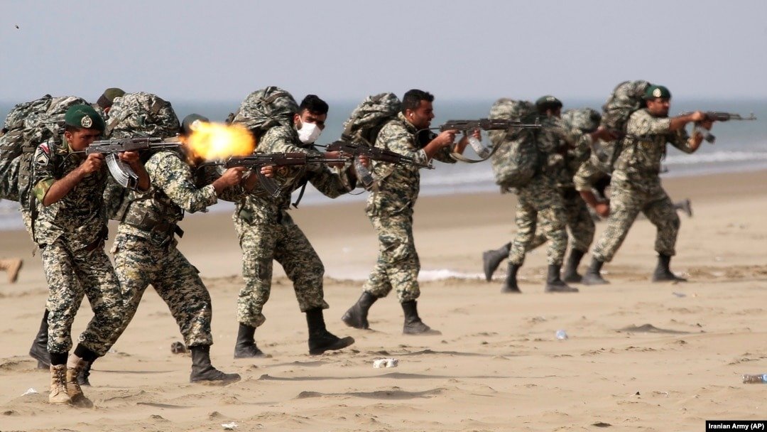 Iran Militärübungen Straße von Hormus werden von hochrangigen Militär- und Regierungsvertretern überwacht