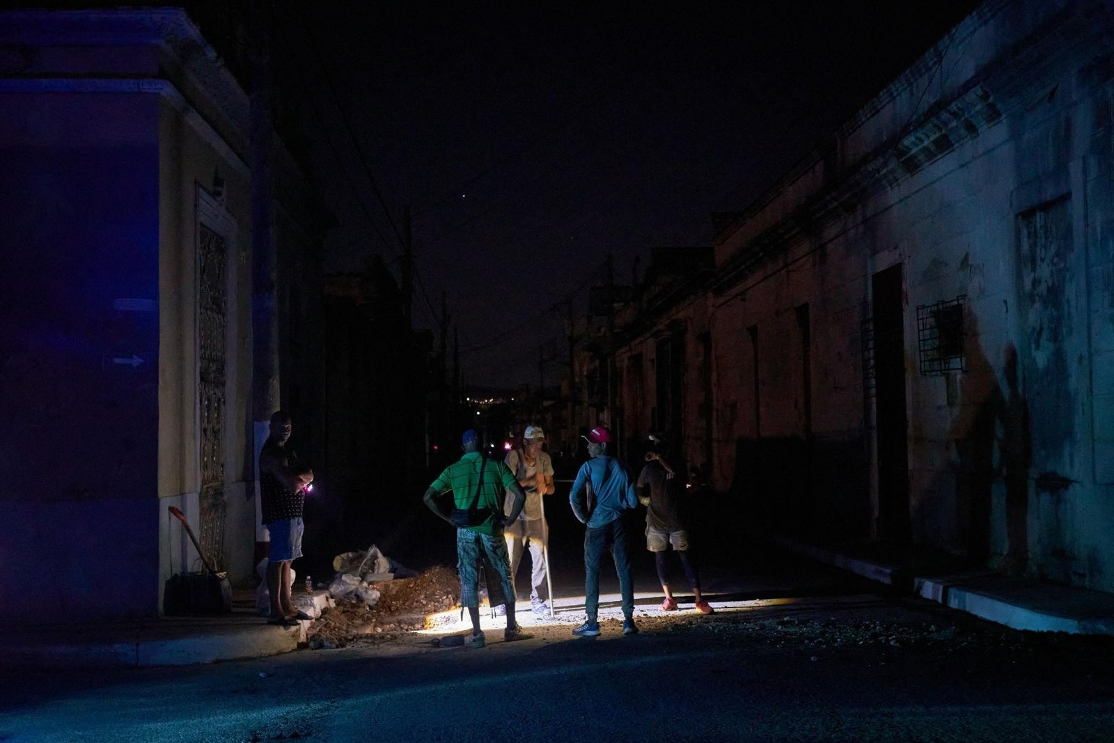 Stromausfälle in Wohngebieten zeigen die Folgen der US-Sanktionen gegen Kuba