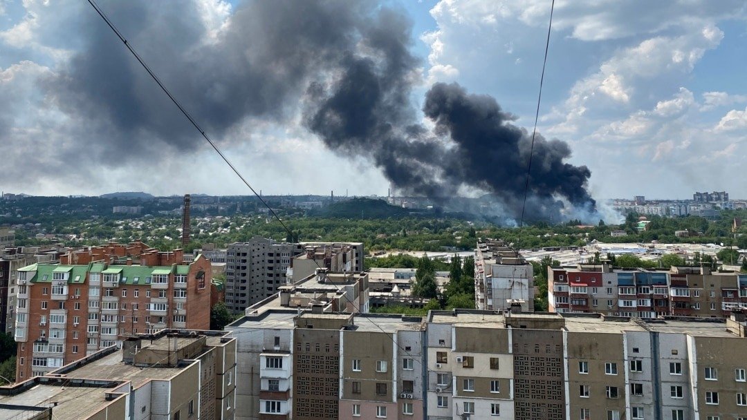 Schwere Schäden an Wohnhäusern nach Russische Angriffe Donezk in der Stadt Druschkiwka.