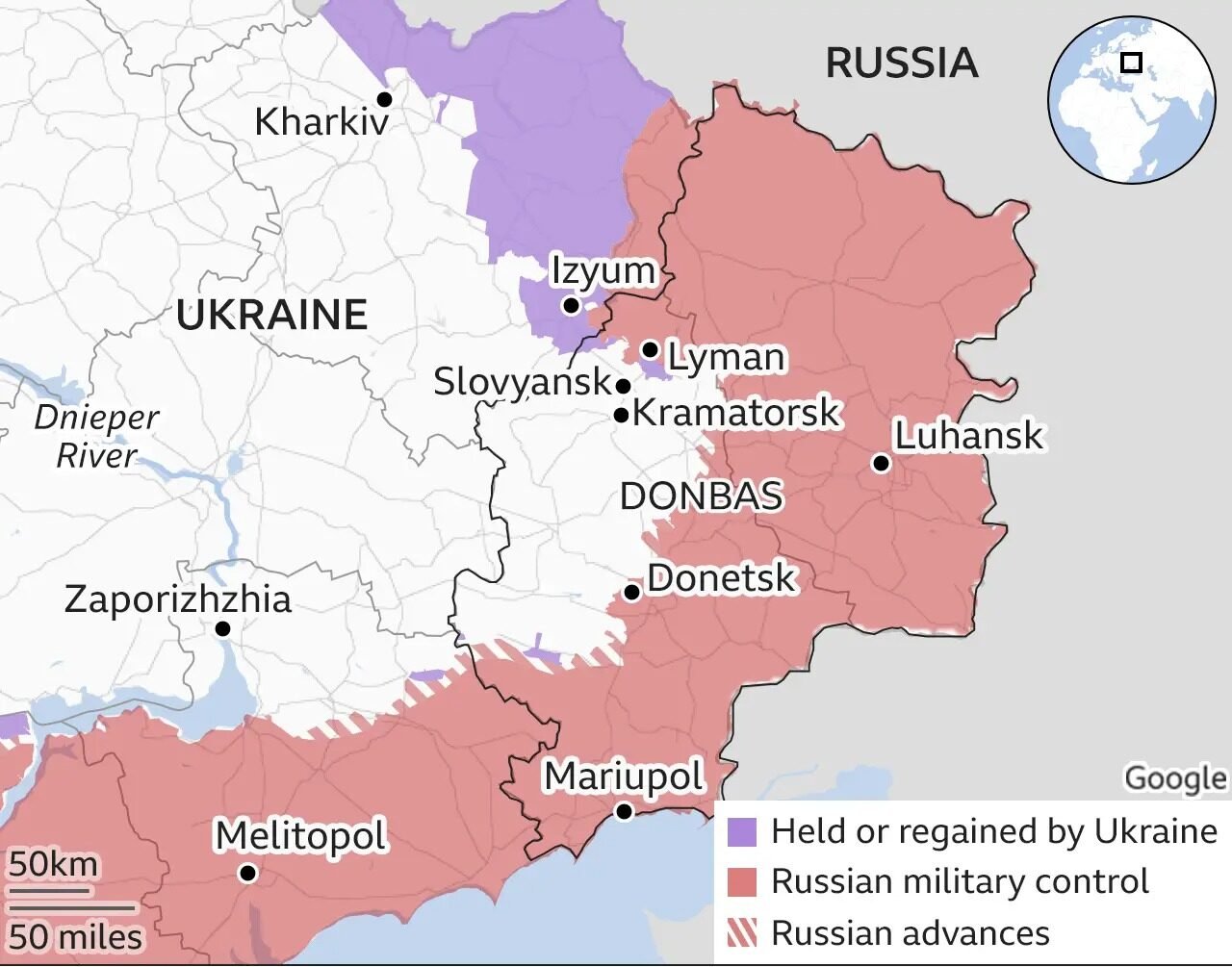 Schutt und zerstörte Verkaufsstände zeigen die Folgen Russische Angriffe Donezk auf zivile Ziele.