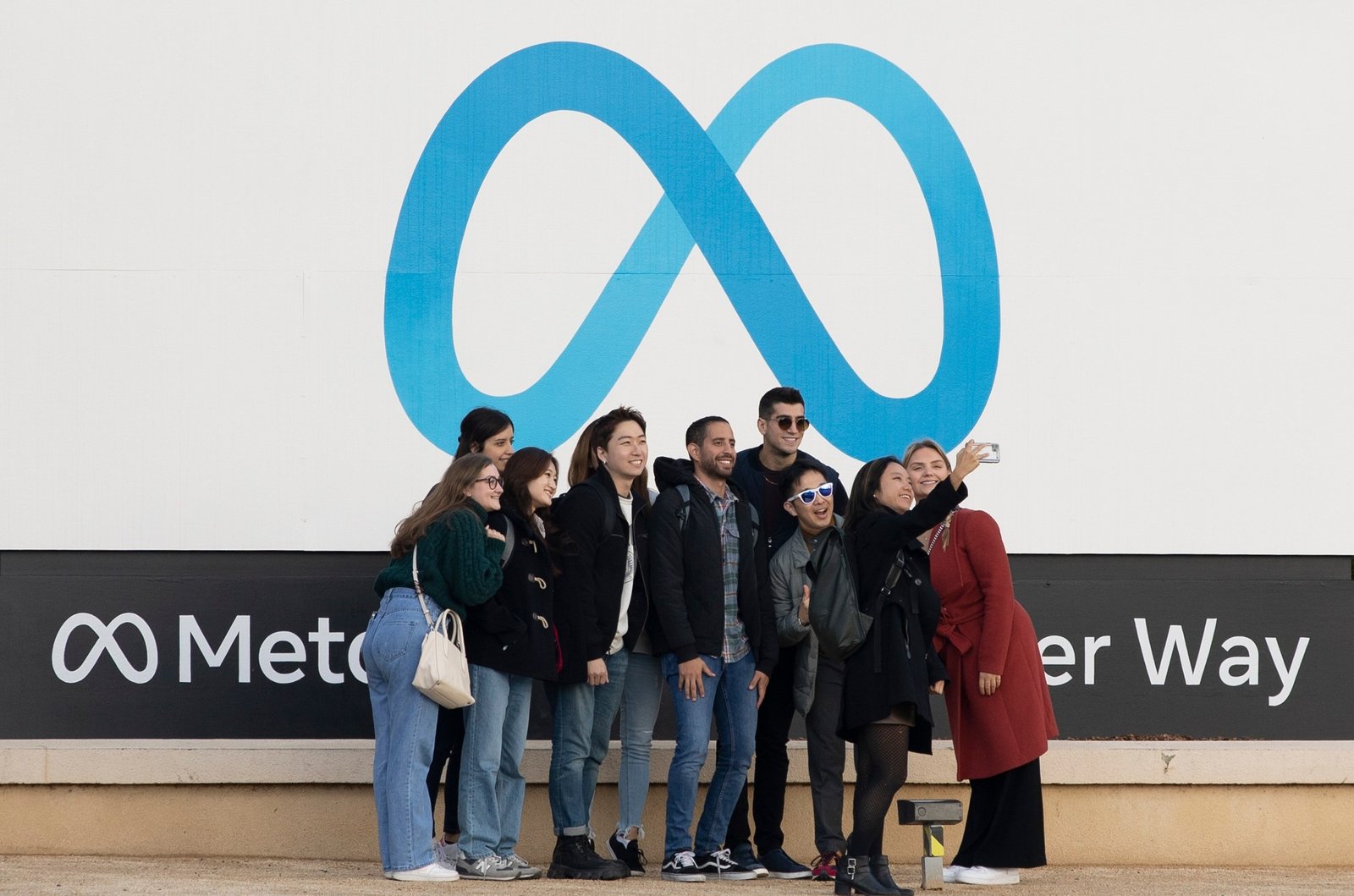 Meta-Mitarbeiter Aktienkürzungen im Hauptquartier