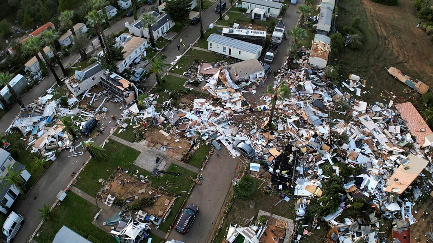Auswirkungen von Sturmschäden Wirtschaft Tourismus Portugal