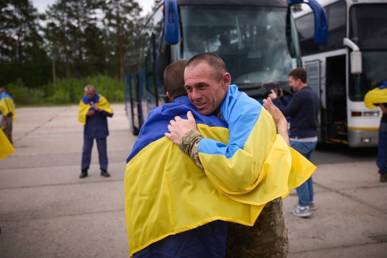 Soldaten kehren heim nach den Russland-Ukraine-Gesprächen ohne Durchbruch beim Kriegsende aber mit Austausch-Einigung.