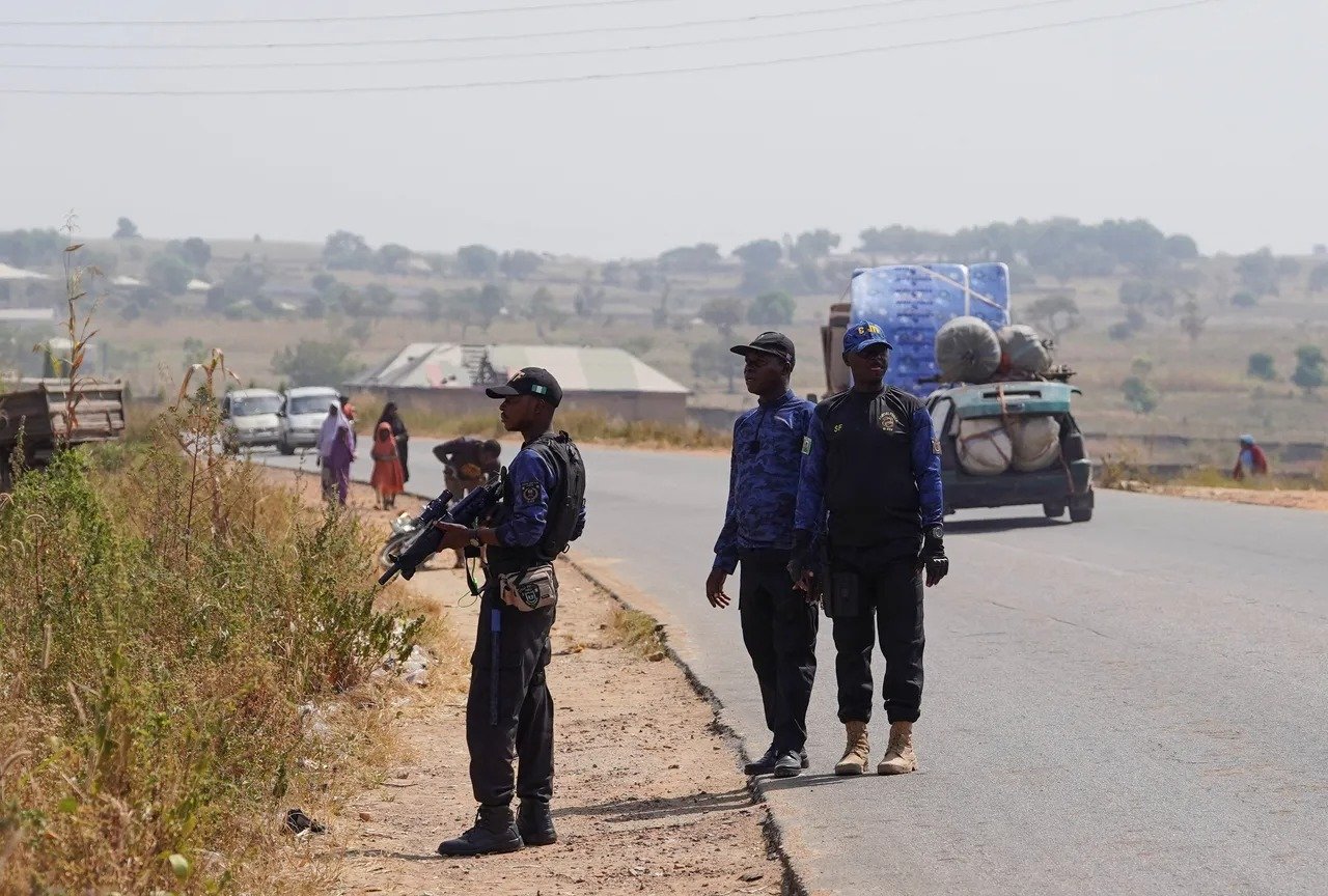 Nigerianische Sicherheitskräfte verstärken ihre Präsenz nach dem Angriff Kwara Nigeria in der Region Moro.