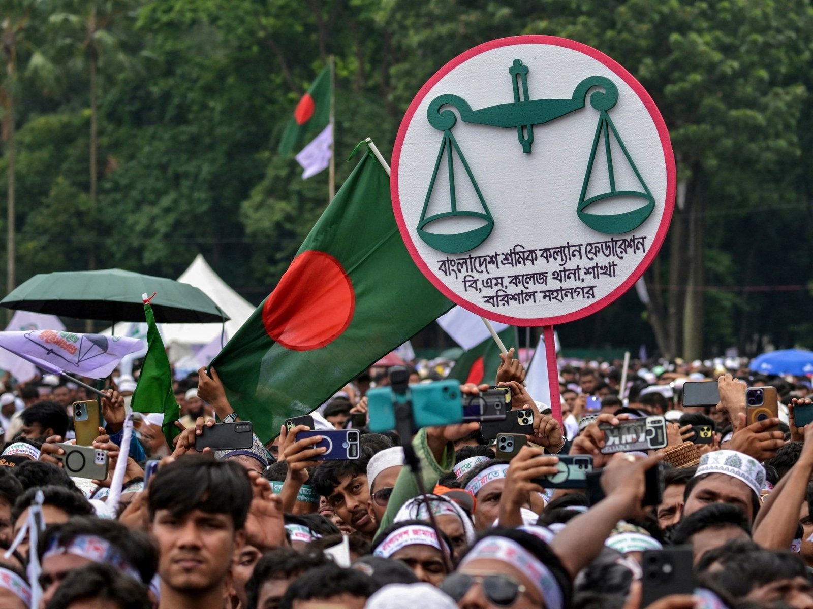 Der Bangladesch Frontläufer lehnt Regierungsbündnis ab und tritt vor die Presse.