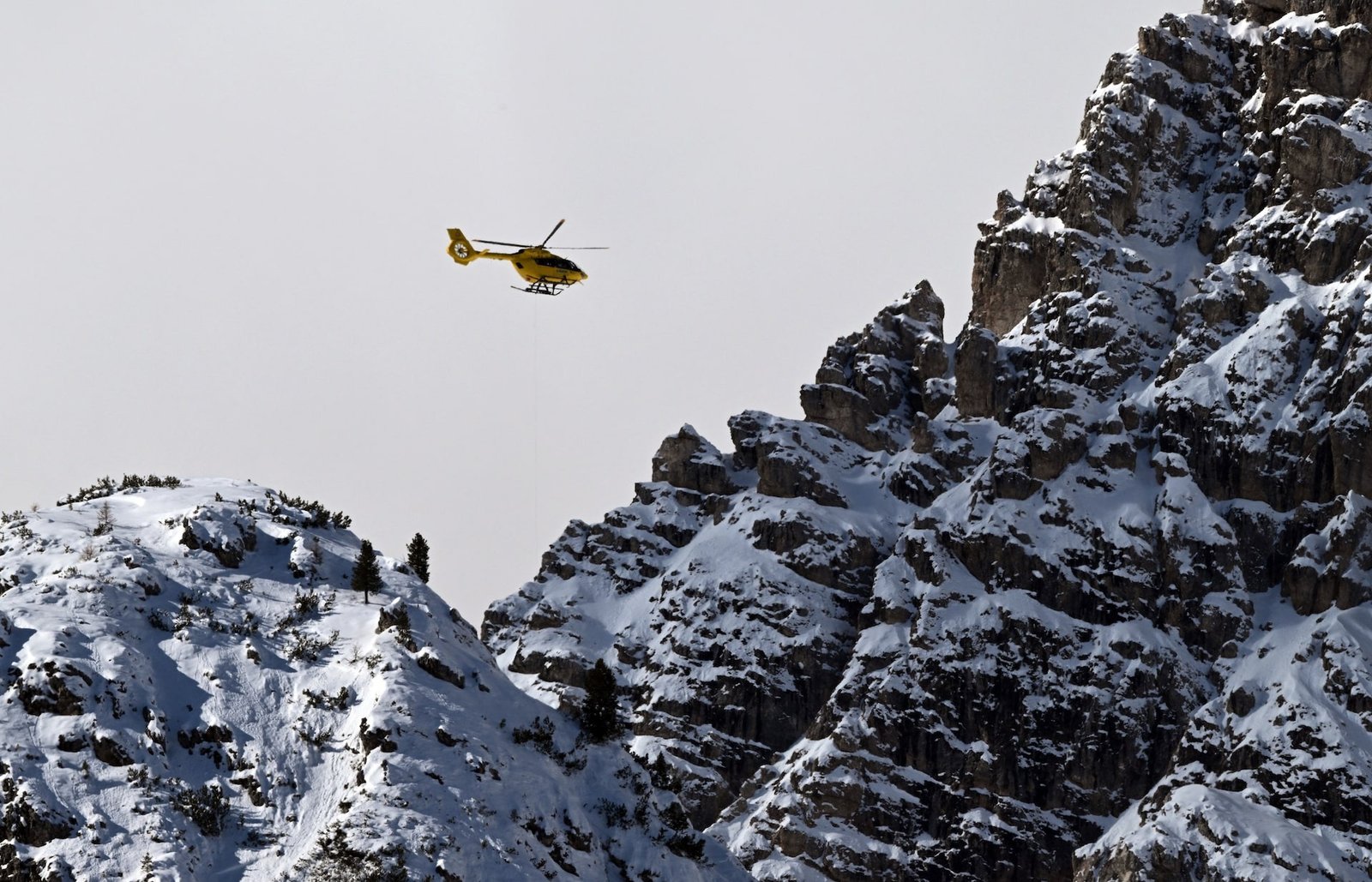 Die US-Skirennläuferin Lindsey Vonn konzentriert am Start der Frauen-Abfahrt Ski Alpin in Italien