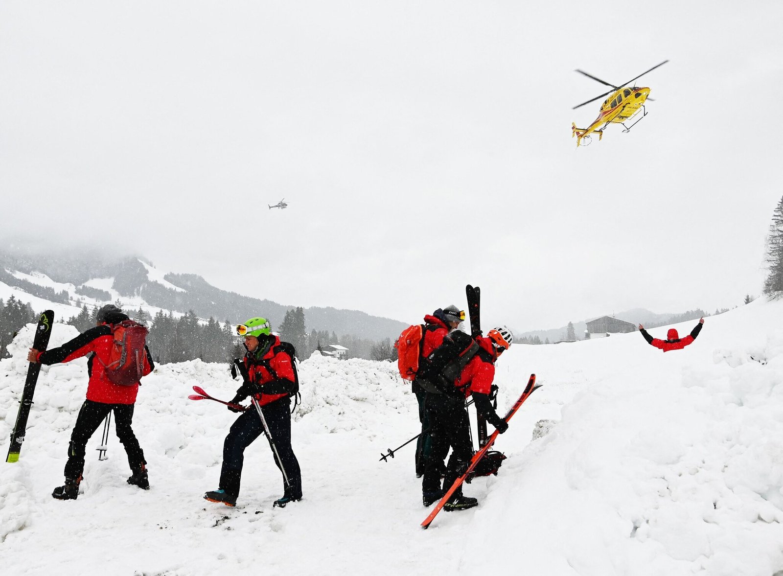 Rettungseinsatz nach Lawinenunglücke in Italien in der Region Sondrio