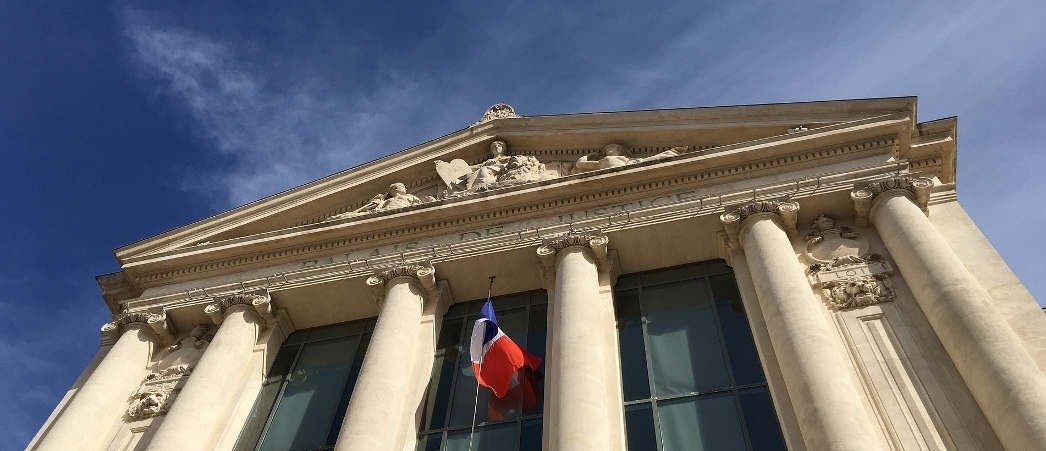 Ermittlungen gegen Plattform X untersuchen Risiken durch KI-gestützte Inhalte und neue technologische Dimensionen