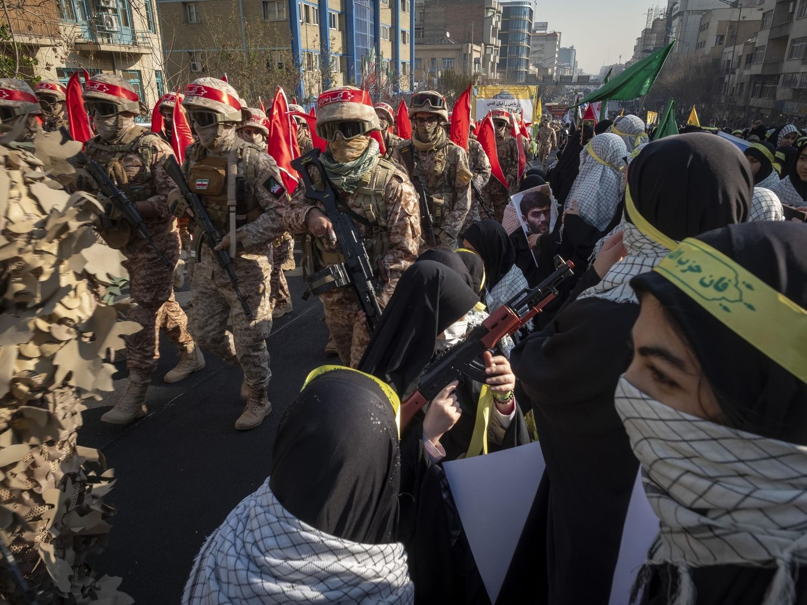 Offiziere der IRGC koordinieren die großflächige Militäroperation des Iran im Jahr 2026.