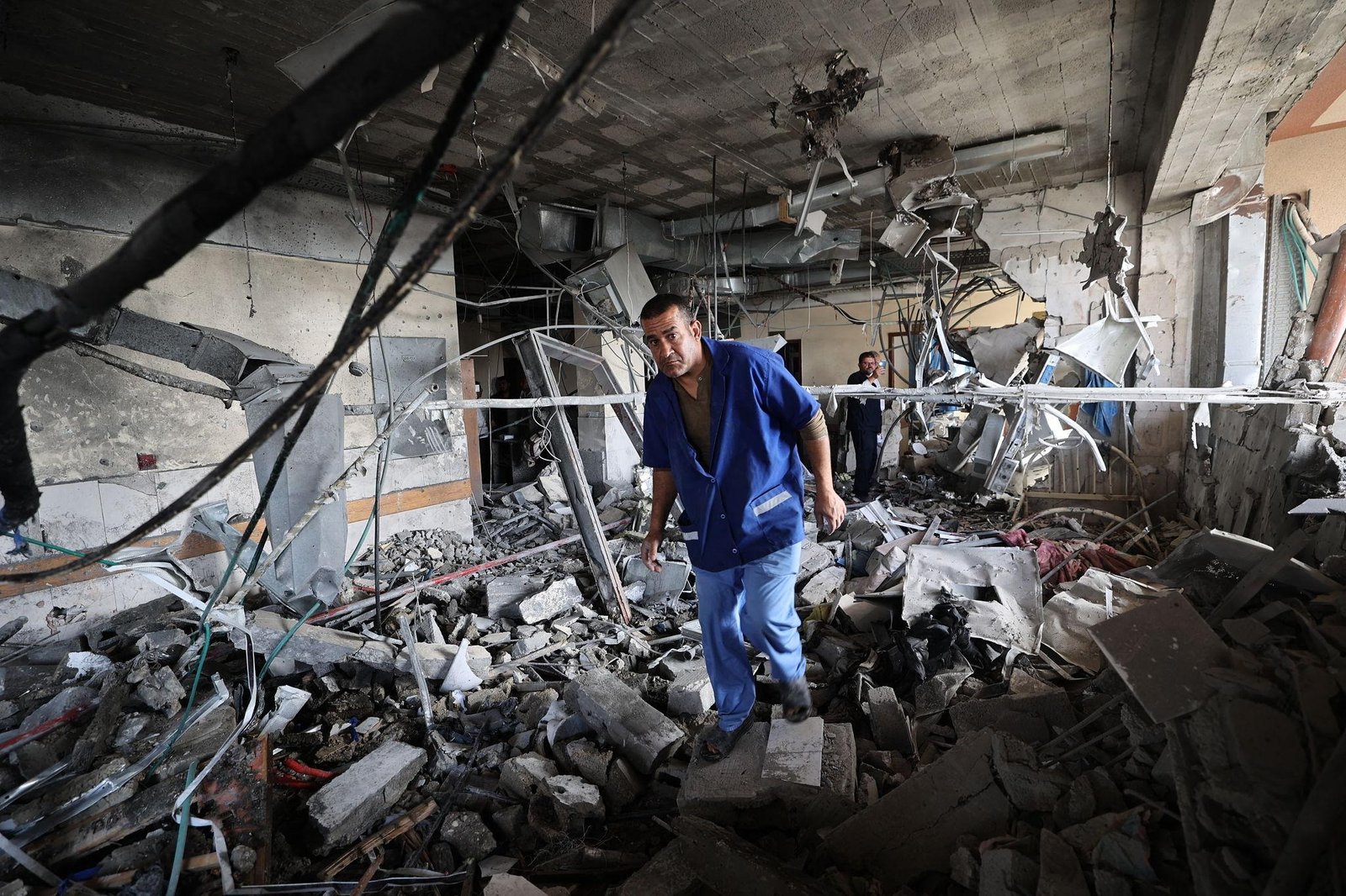 israelische Angriffe Gaza zwingen Familien zur Flucht in Notunterkünfte