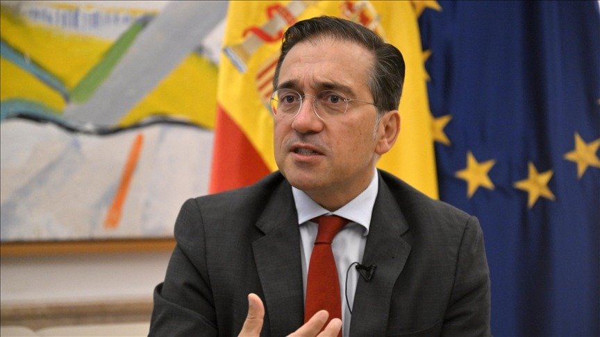 Demonstranten auf den Straßen von Madrid während der Wut in Spanien