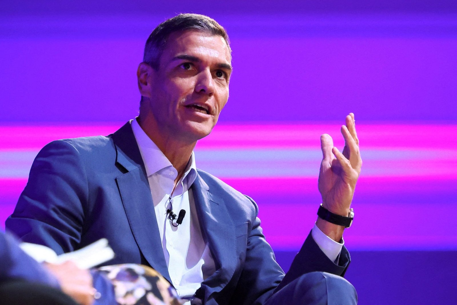 US-Präsident Donald Trump droht mit Sanktionen, während Spanien warnt die USA.