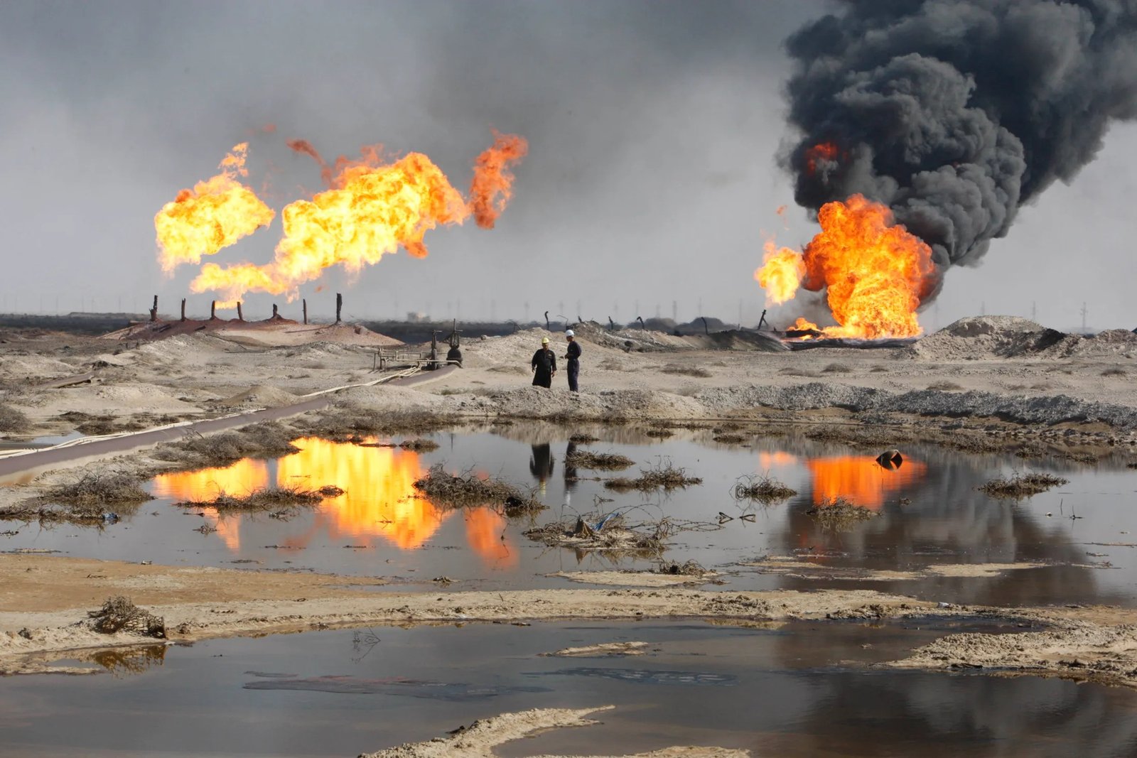 Die Globale Energiekrise zwingt chinesische Raffinerien zur Drosselung