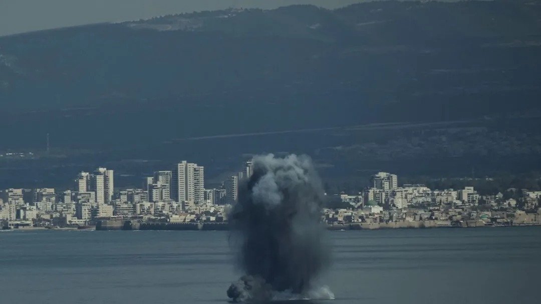 Rauch am Horizont nach Explosionen in Riad 2026