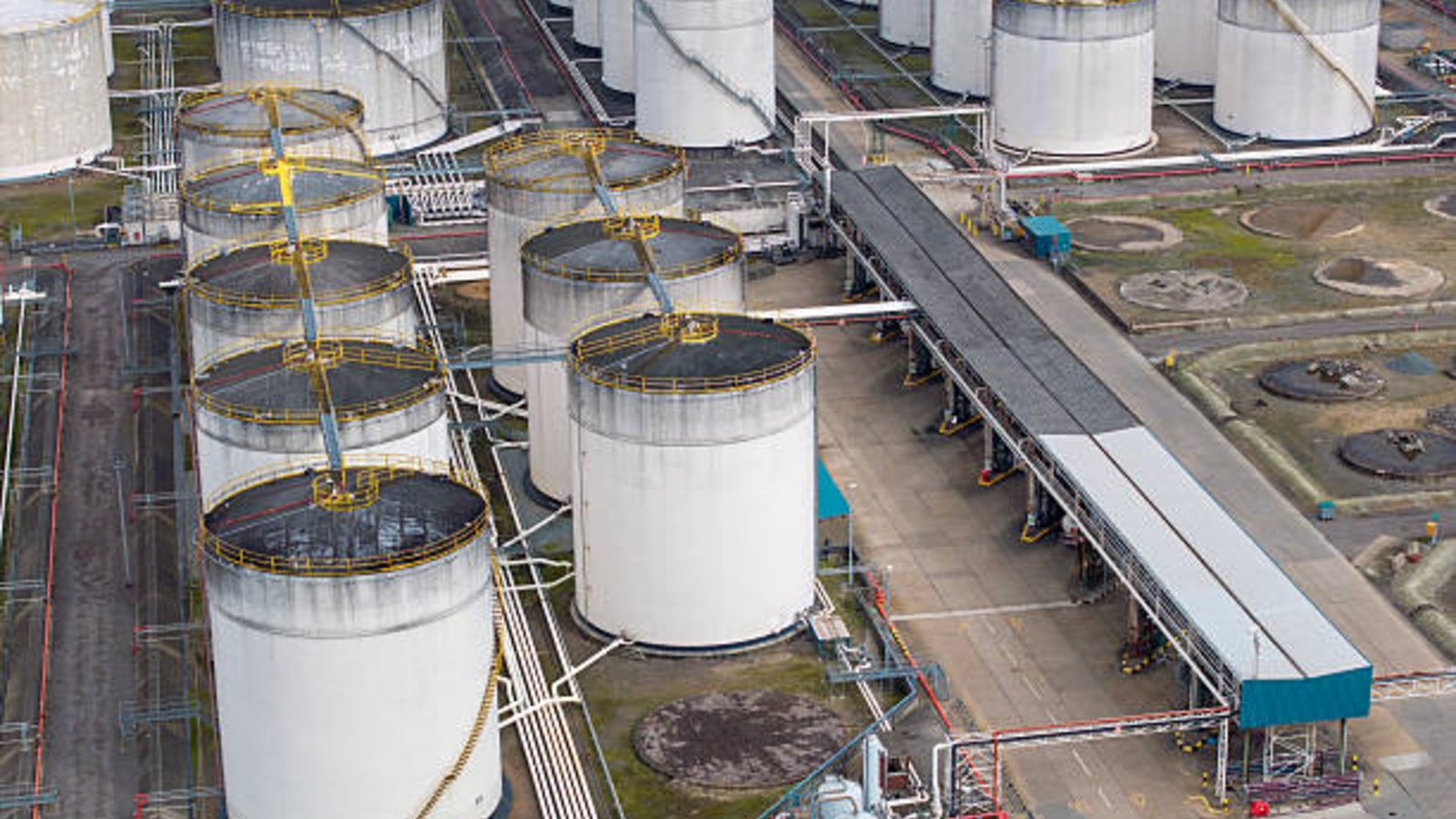 Strategisches Tanklager – Freigabe von Ölreserven zur Marktstabilisierung