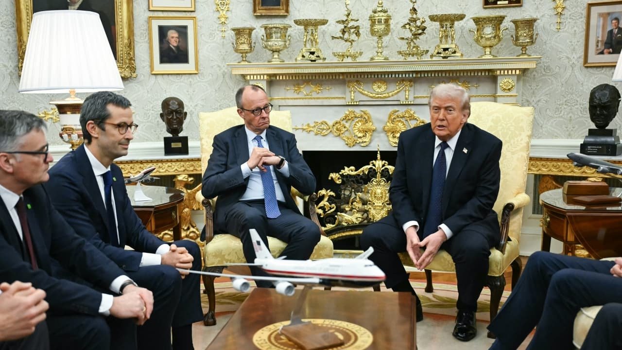 Donald Trump verkündet USA stoppen Handel mit Spanien