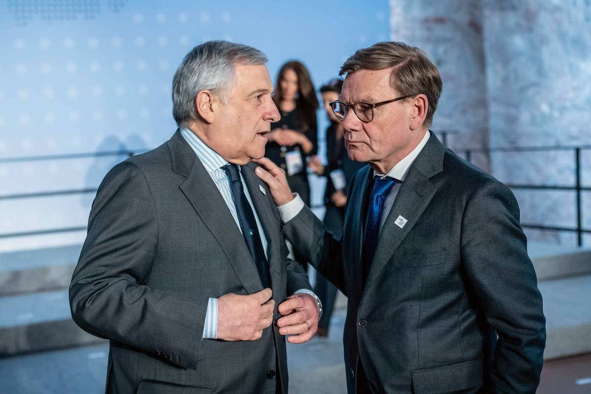 Deutschland sowie Italien blockieren Aussetzung vom EU-Israel Handelsabkommen 28 Verhandlungen über das EU-Israel Handelsabkommen in Luxemburg