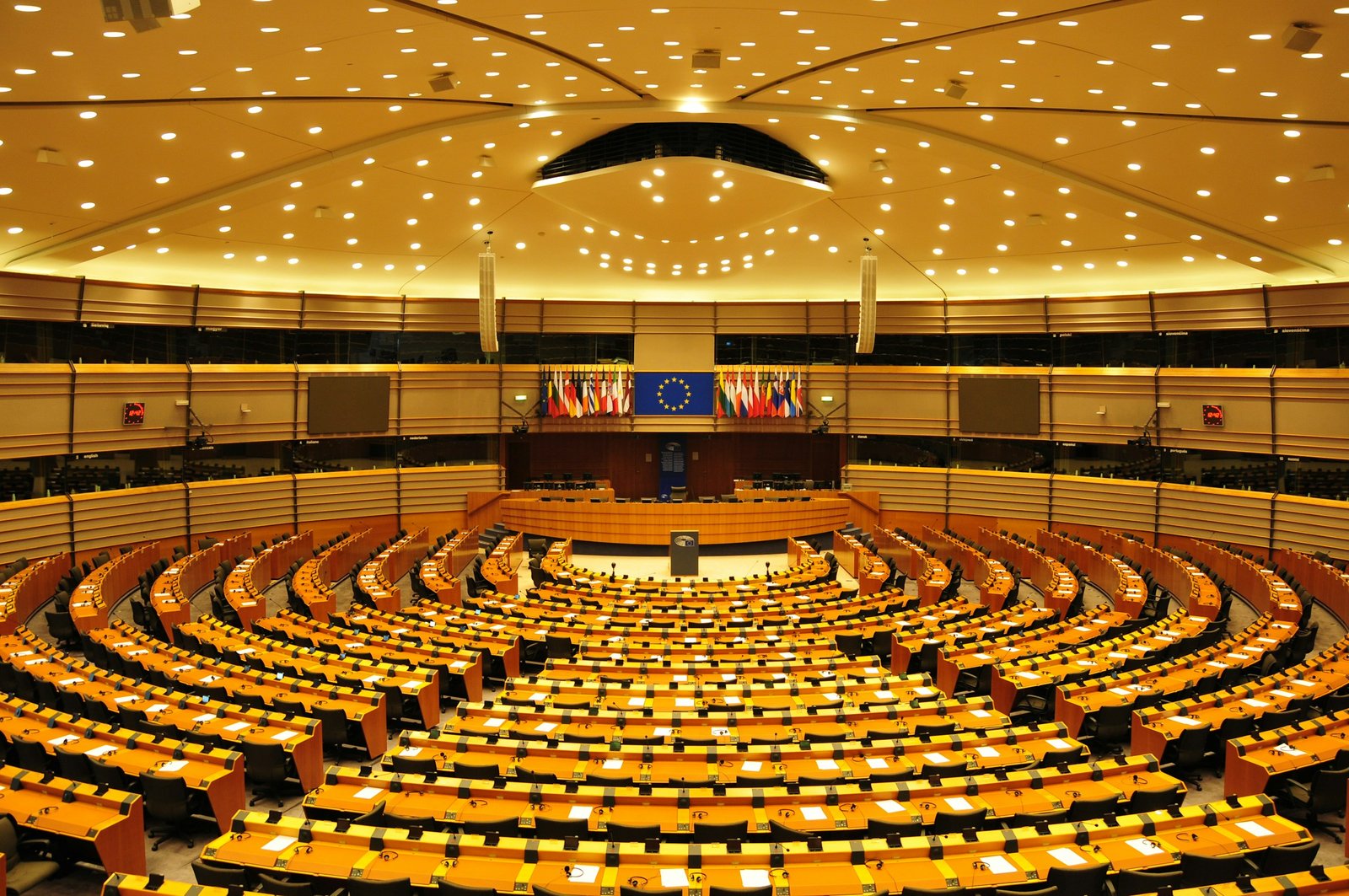 Diskussionen über das Abkommen mit Israel im Parlament