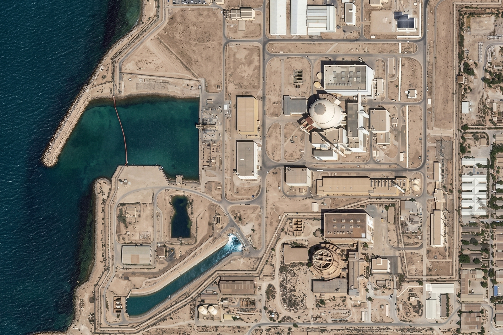 Sicherheitskräfte im Einsatz bei Irans Atomkraftwerk in Bushehr