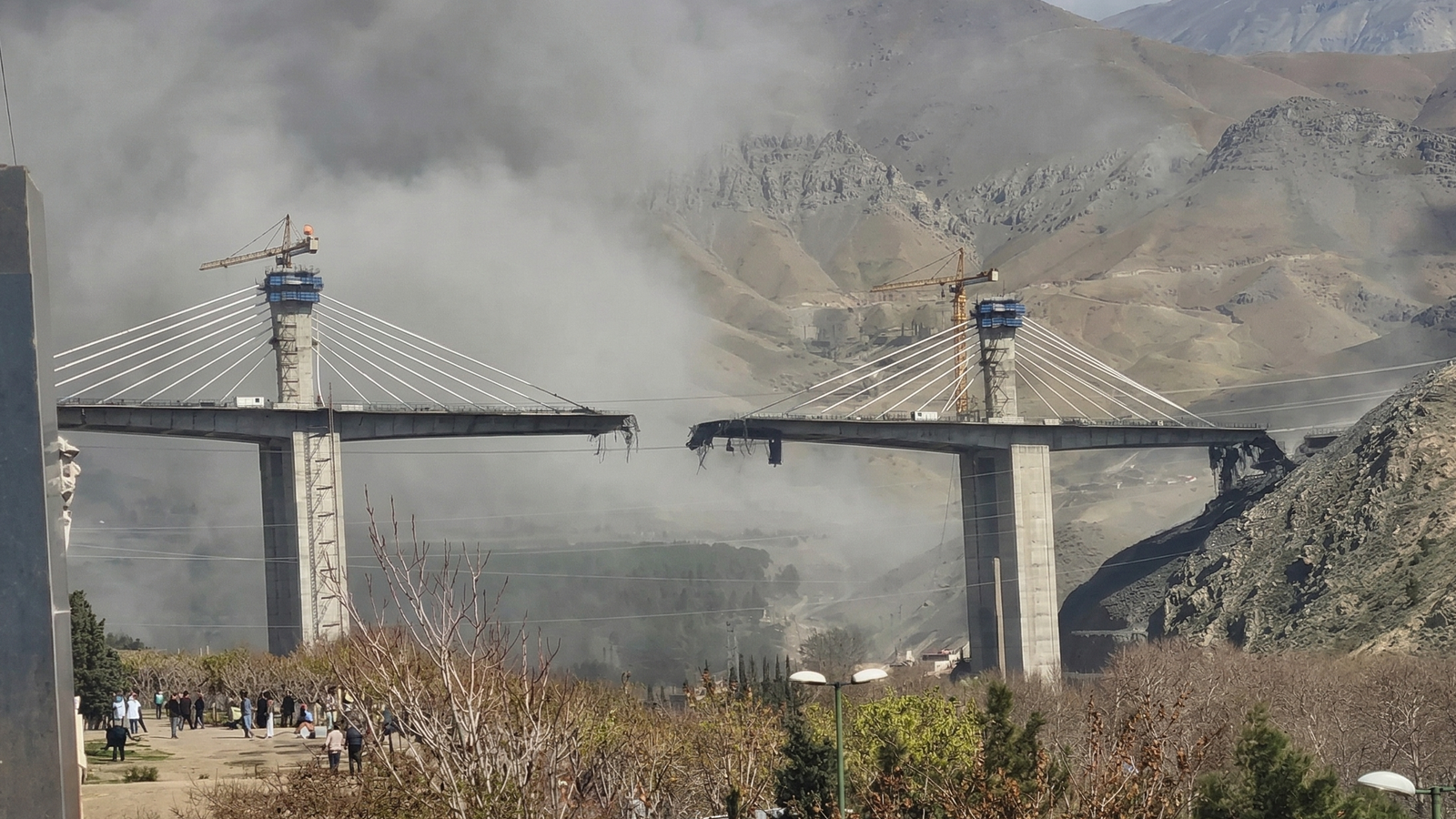 Bewaffnung Demonstranten bei Iran Protesten
