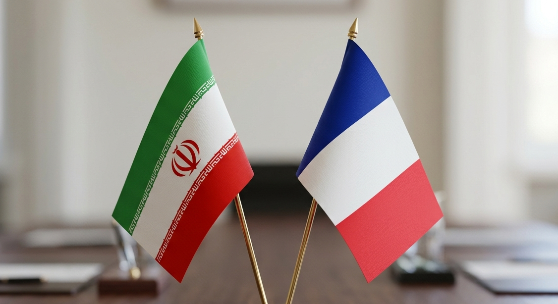 Französisches Containerschiff verlässt Dubai Hafen
