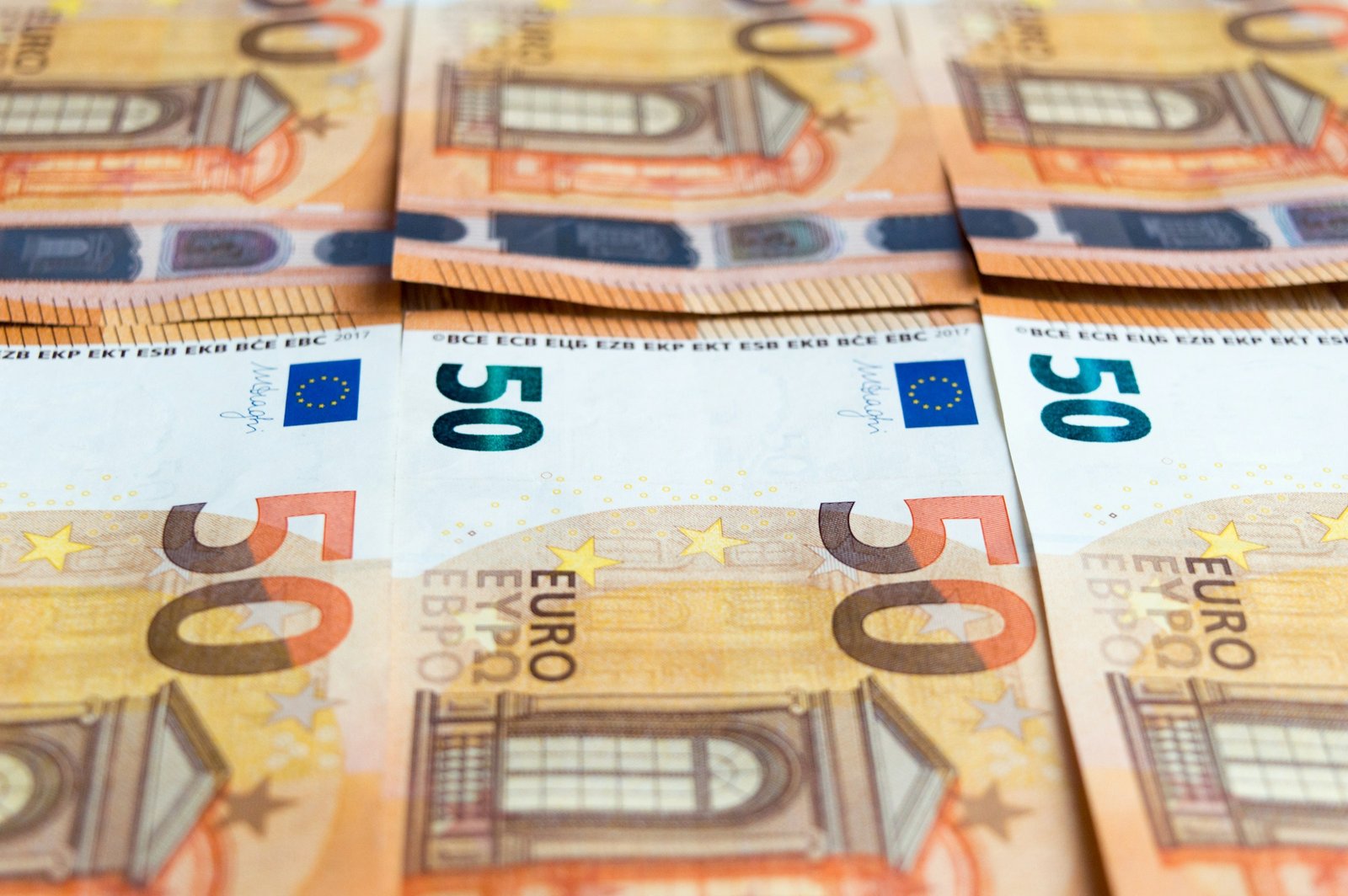 Aktueller EU-Dieselpreis an einer digitalen Zapfsäule