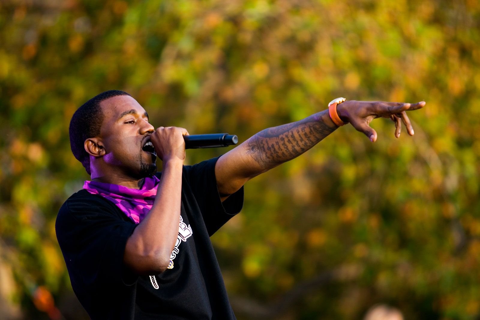Kanye West tritt trotz internationaler Verbote in den Niederlanden auf 27 Debatte im niederländischen Parlament über den Auftritt von Kanye West