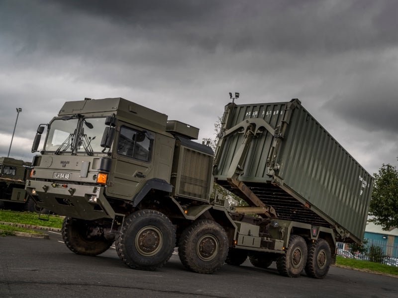 Neuer RMMV HX Militär-Lkw im Bundeswehr-Konvoi