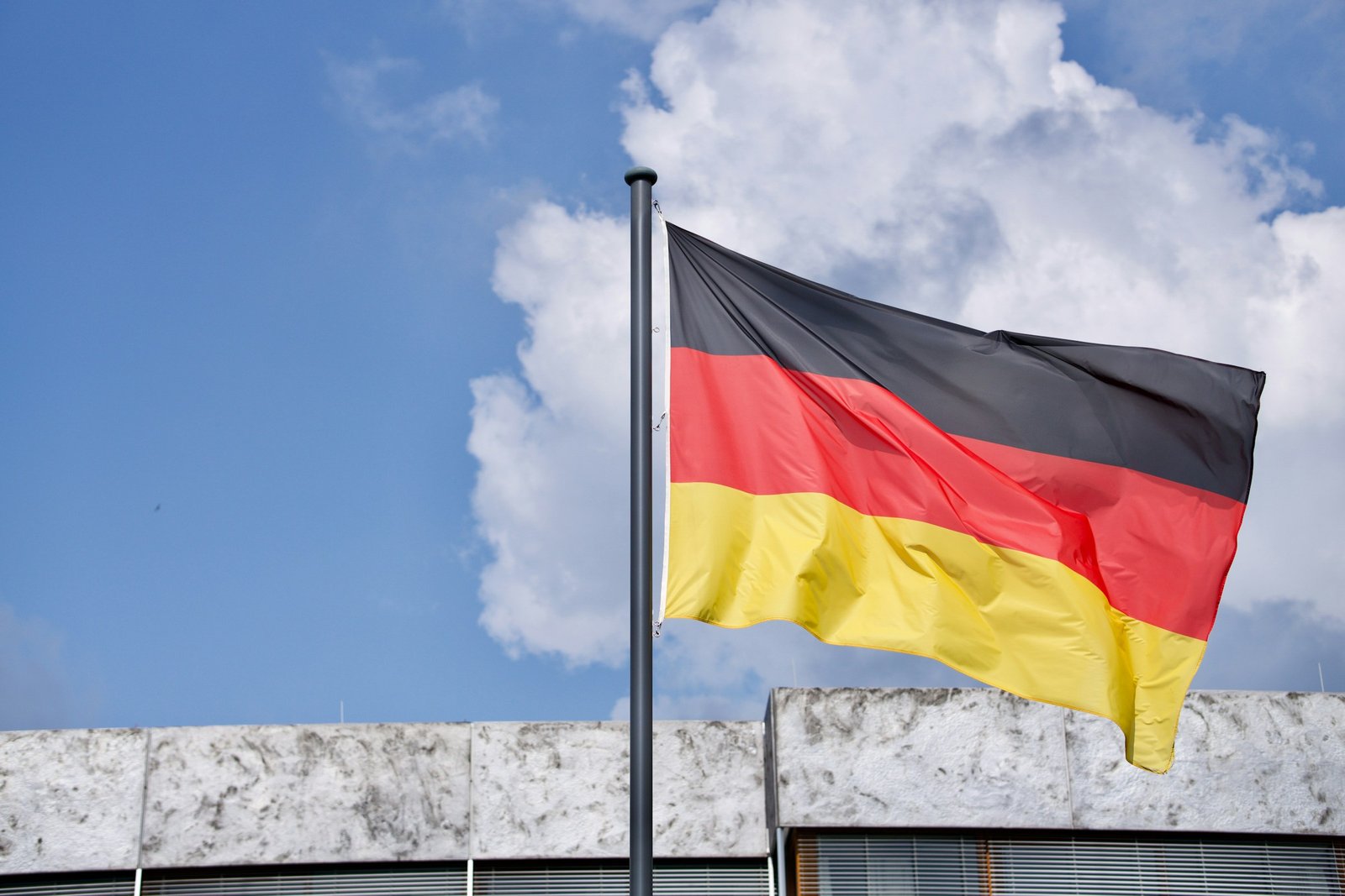 Deutsche Exportfahrzeuge warten auf Verschiffung trotz Trumps neuer Zoll