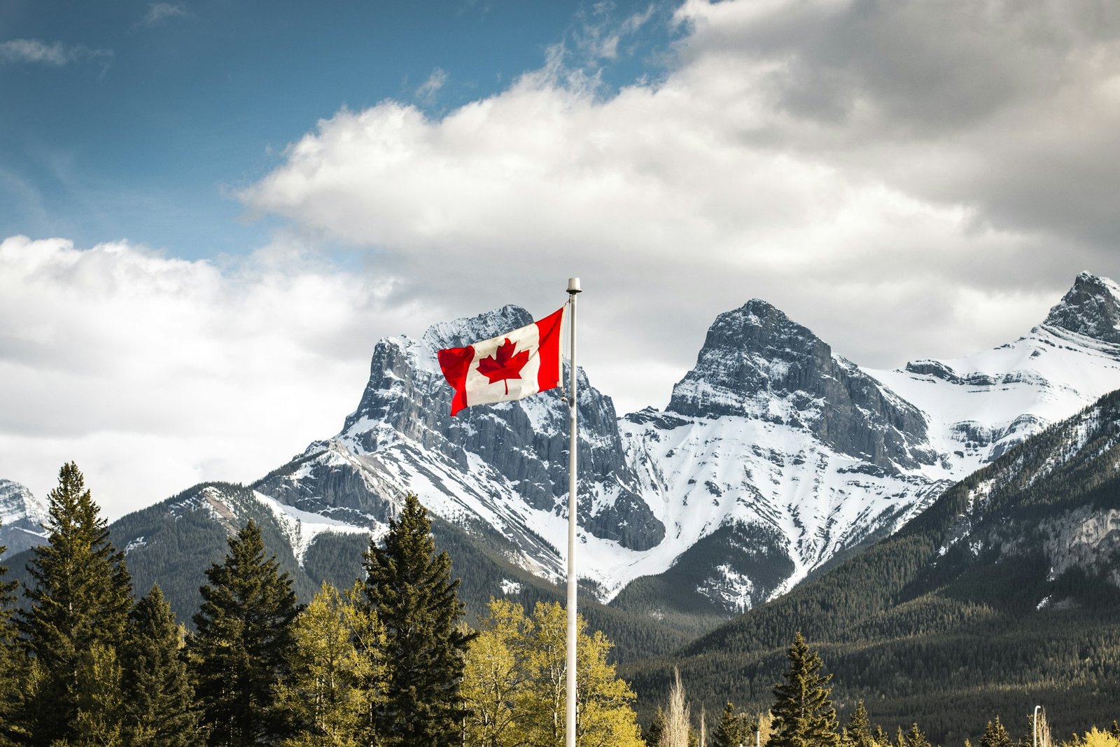 Regierungsvertreter treffen sich in Vancouver für den Energiepakt mit Kanada