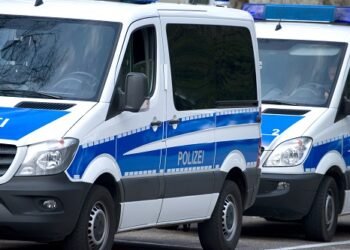 Mutmaßlich gefälschte Impfausweise führten zu über 100 Hausdurchsuchungen