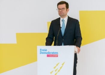 Diskussion über die Maskenpflicht hält an