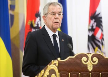 Österreich gibt das Aus der Impfpflicht bekannt