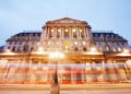 Bank von England hebt Leitzins an