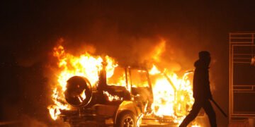 Mob in Frankreich zerstört Kultur