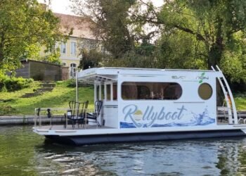 Elektro-Hausboot Bootsmesse Boot 2024