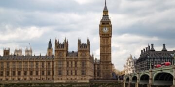 England Ex-Premier Cameron zum Außenminister berufen