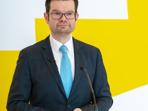 Schutz von Einsatzkräften und Politikern