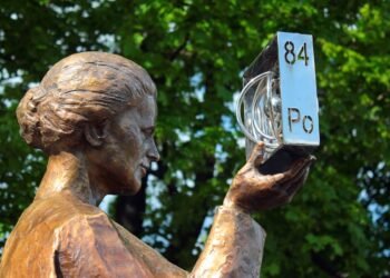 Marie Curie entdeckt Radium