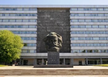 Karl-Marx-Stadt wird wieder zu Chemnitz