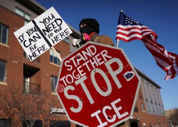 Trump Minnesota Schießerei: Demonstranten protestieren in Minneapolis nach tödlicher Schießerei
