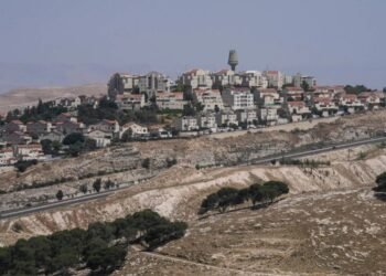 Panorama einer Siedlung während Israel erweitert Kontrolle im Westjordanland durch neue Bauprojekte.