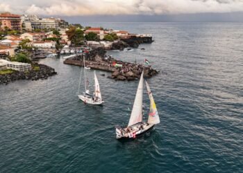 Schiffe der neuen Hilfsflotte für Gaza bei der Überfahrt im Mittelmeer Richtung Küstengebiet