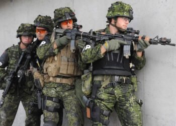 Verteidigungsminister Guido Crosetto erläutert die Strategie zur Italien Militär Aufstockung.