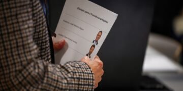 André Ventura von der Chega-Partei wirbt um Stimmen für die Stichwahl in Portugal gegen das Establishment.