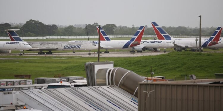 Kerosinmangel Kuba führt zu Verzögerungen bei internationalen Flügen