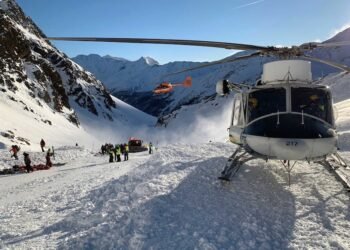 Massive Schneemassen nach Lawinenunglücke in Italien im Trentino