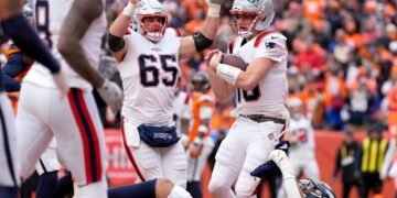 Der massive wirtschaftlicher Effekt des Super Bowl zeigt sich in der vollbesetzten Arena in Kalifornien.