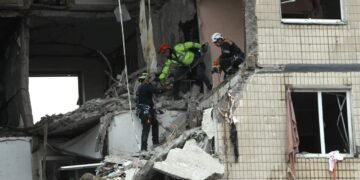 Beschädigte Stromleitungen infolge des Russischer Drohnenangriff Dnipropetrowsk