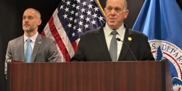 ICE Agenten im Einsatz ohne ICE-Reform Auflagen